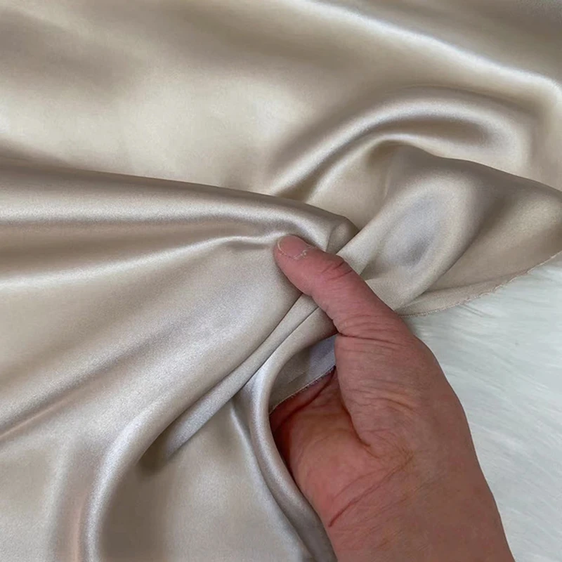 Huidblauw gekleurd zijdesatijn - Silk Sheet Set recensie en prijs